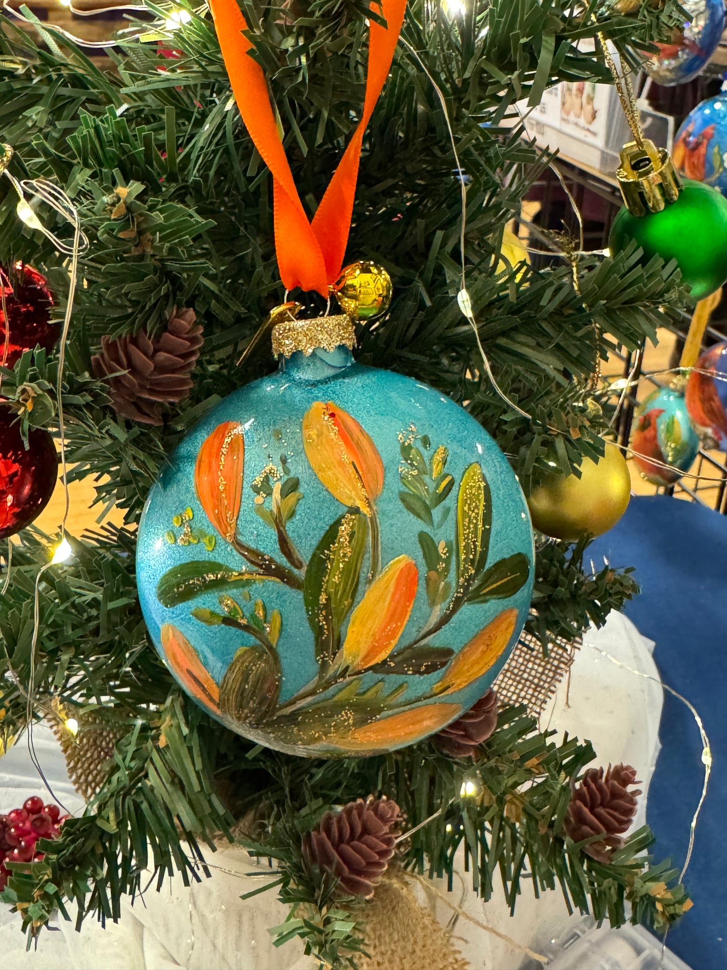 Charming Robin sparkling glass ornament