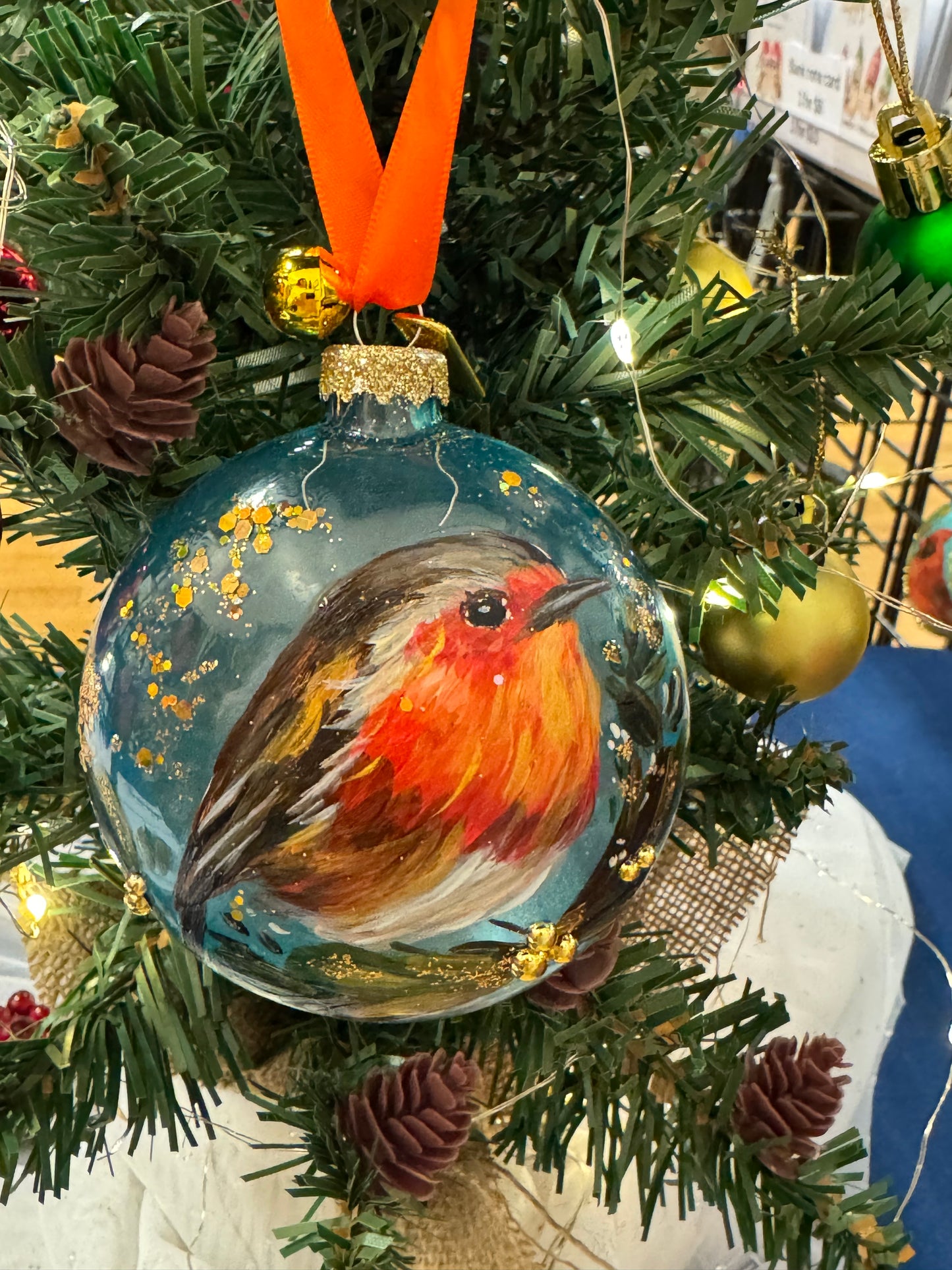 Charming Robin sparkling glass ornament