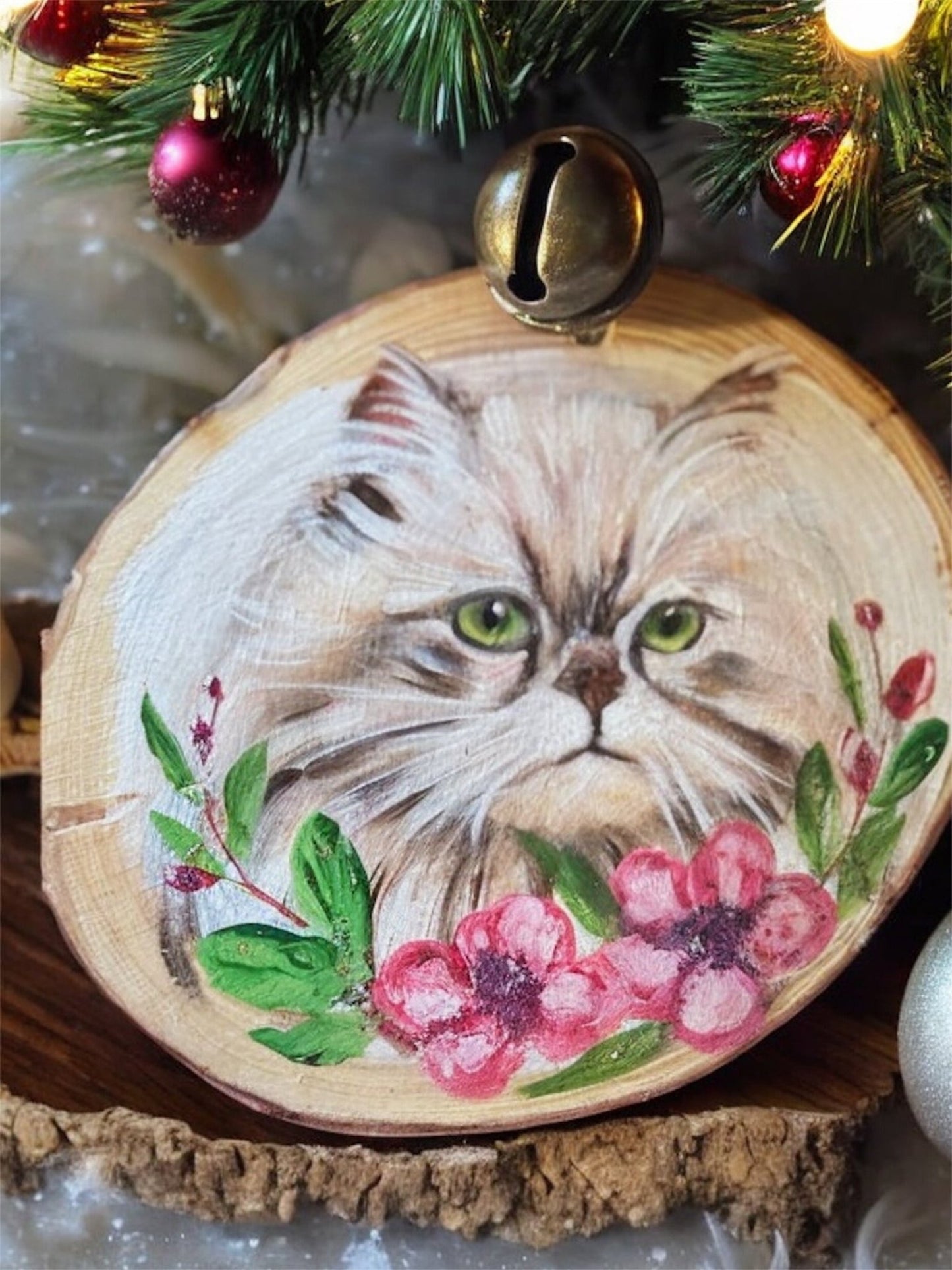 Hand Painted Persian Cat Ornament - Unique Wood Christmas Decoration | Yuiart - Yuiart